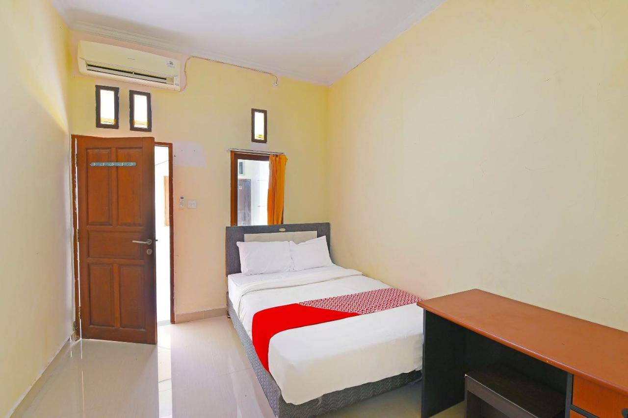 Oyo 91445 Sandat Guest House Denpasar Eksteriør billede