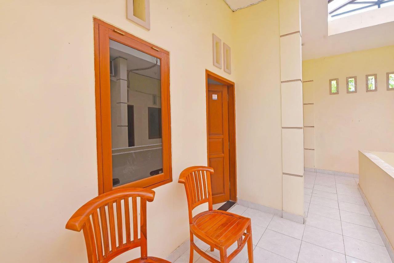 Oyo 91445 Sandat Guest House Denpasar Eksteriør billede